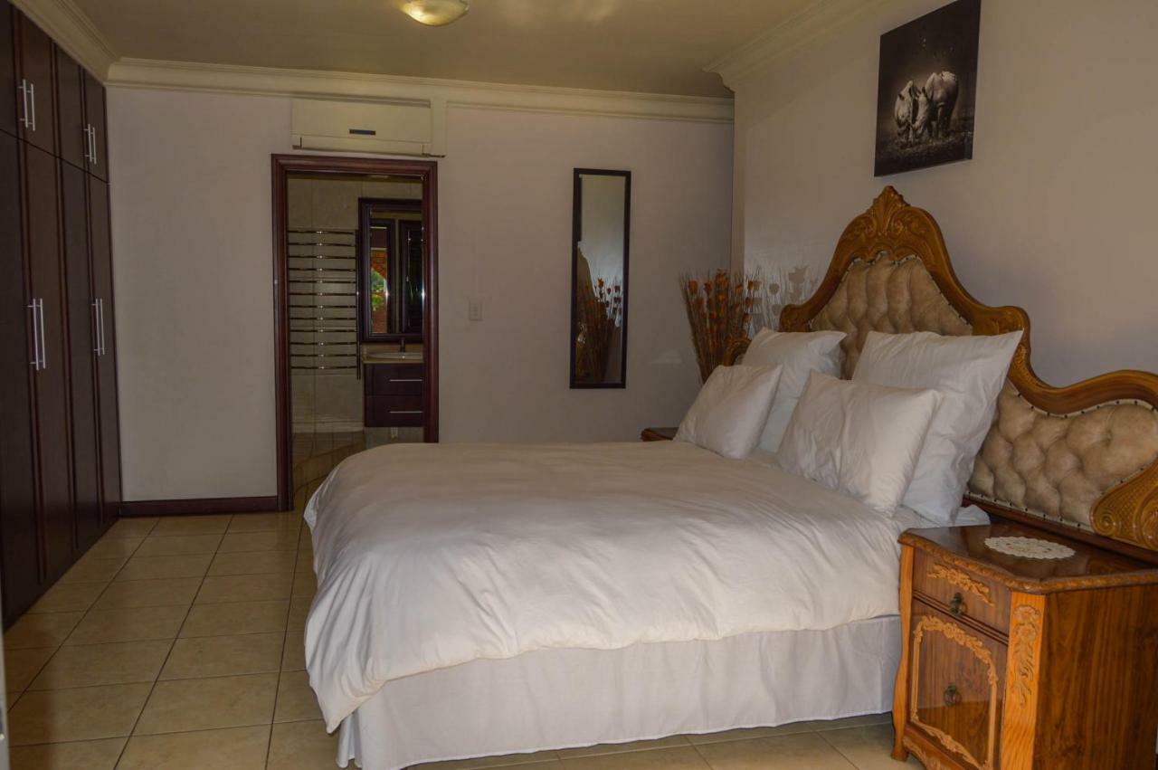 Emangunini Guest House ริชาร์ดสเบย์ ภายนอก รูปภาพ