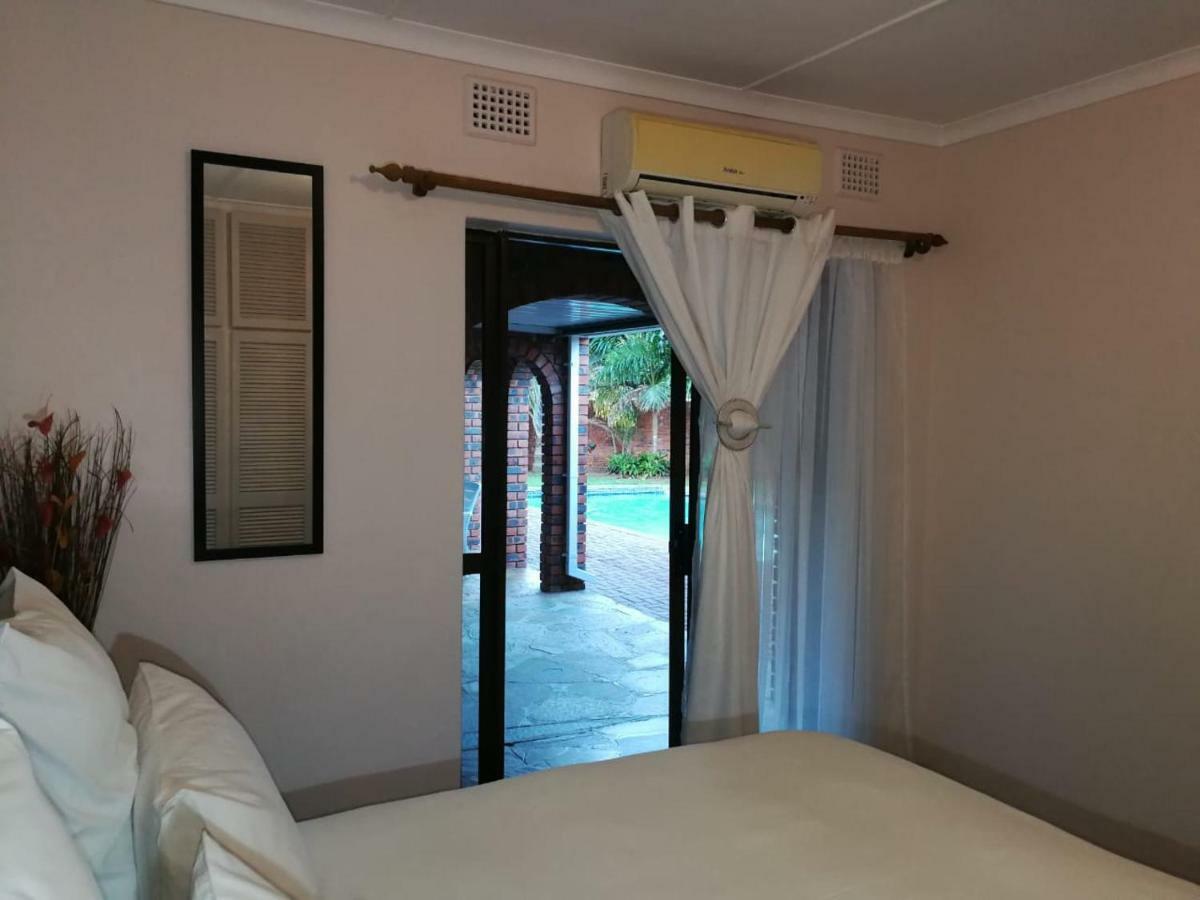 Emangunini Guest House ริชาร์ดสเบย์ ภายนอก รูปภาพ
