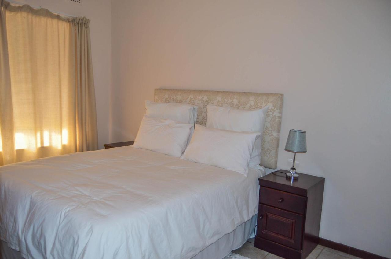 Emangunini Guest House ริชาร์ดสเบย์ ภายนอก รูปภาพ