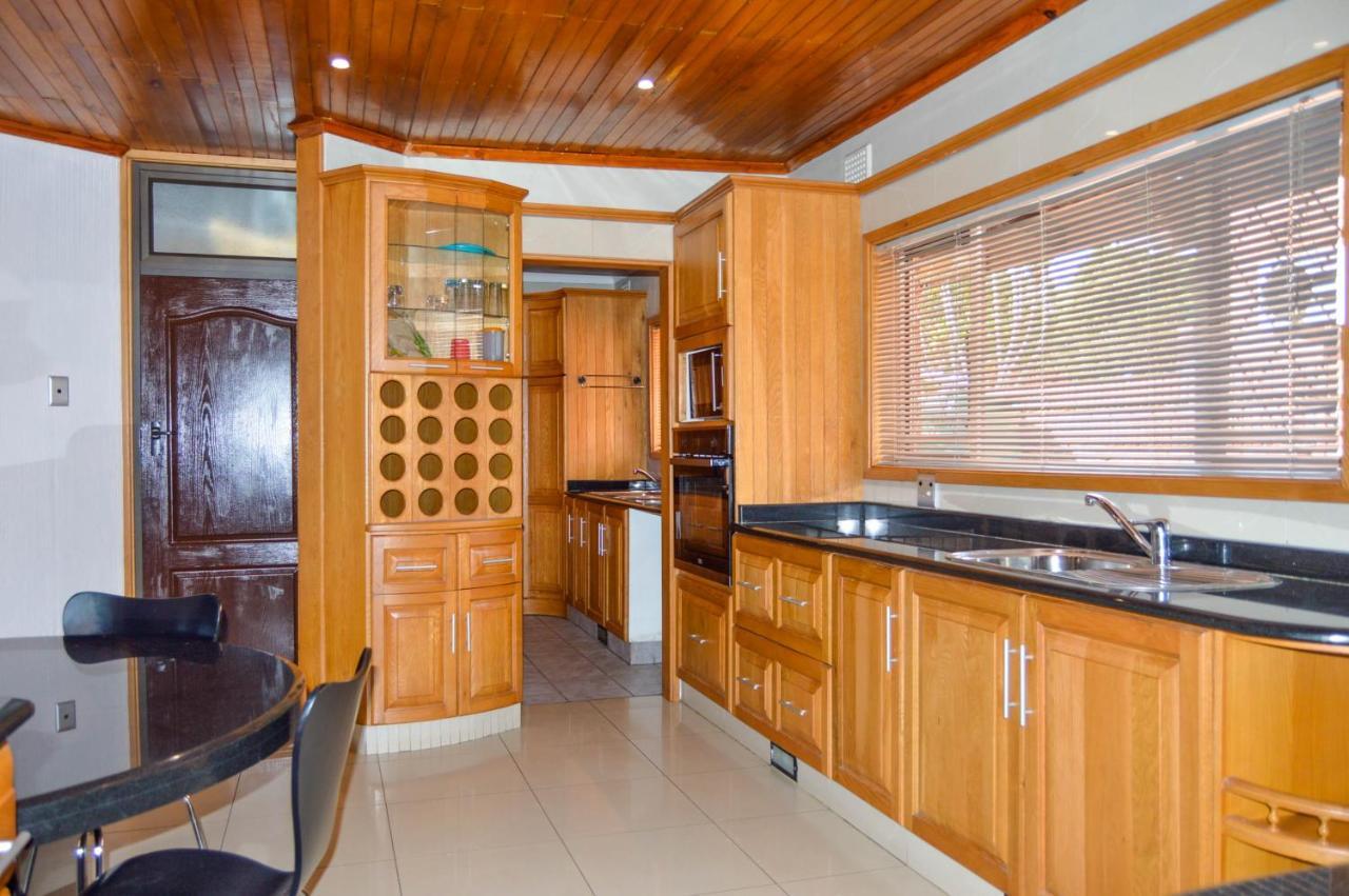 Emangunini Guest House ริชาร์ดสเบย์ ภายนอก รูปภาพ